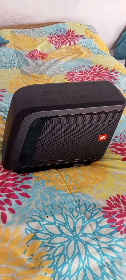JBL BASSPRO MICRO 8` SUBWOOFER and AMPLIFIER FOR CAR